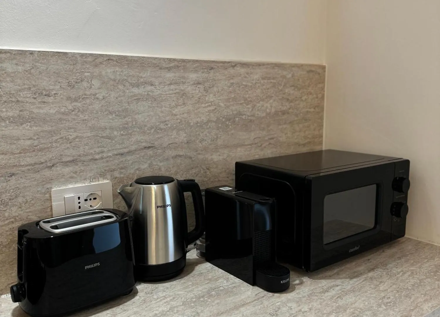 Spacious 4 Room Apartment, 8Min Walk To Old Town, Free Parking, All New Бари 0*,
