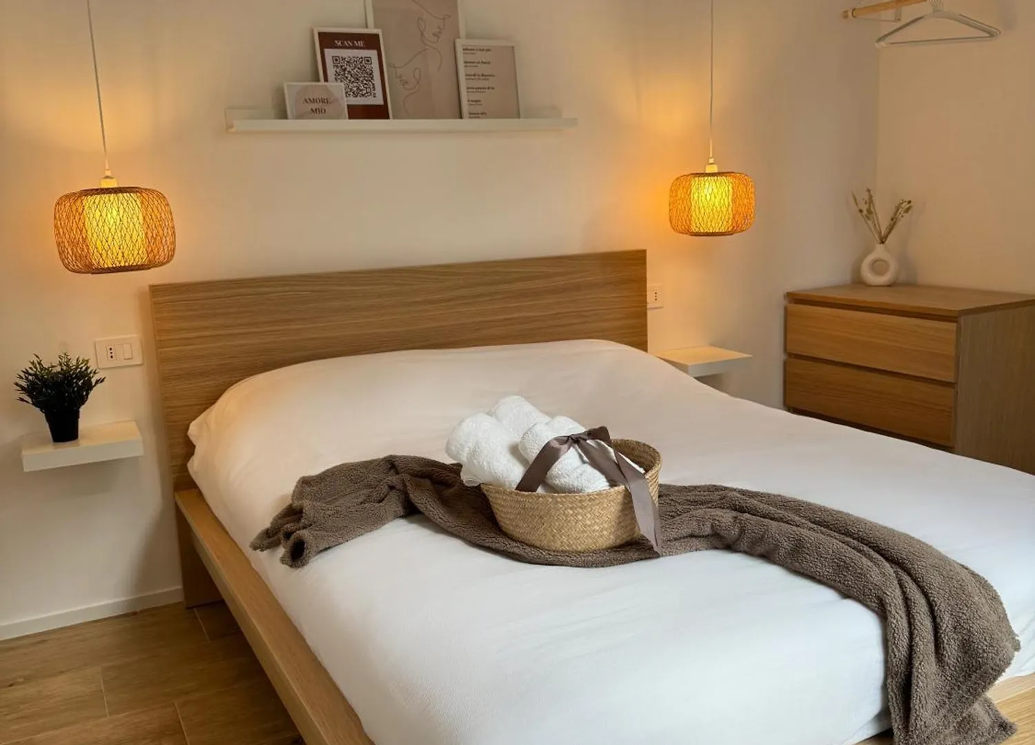 Апартаменты Spacious 4 Room Apartment, 8Min Walk To Old Town, Free Parking, All New Бари