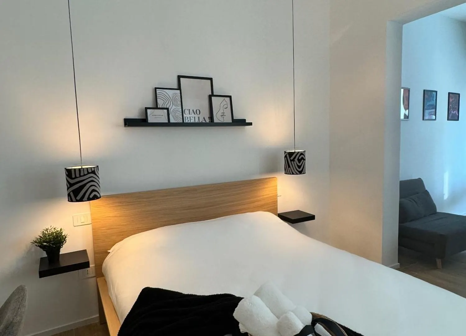 Апартаменты Spacious 4 Room Apartment, 8Min Walk To Old Town, Free Parking, All New Бари Италия